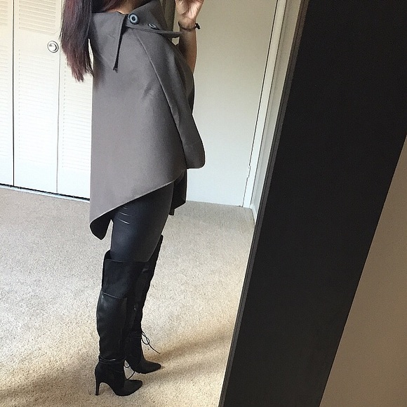 LAST ONE❗️Dark stone button cape - Picture 3 of 4