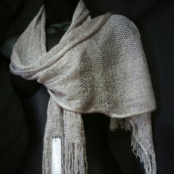 NWT Silver Crochet Scarf - Picture 1 of 3