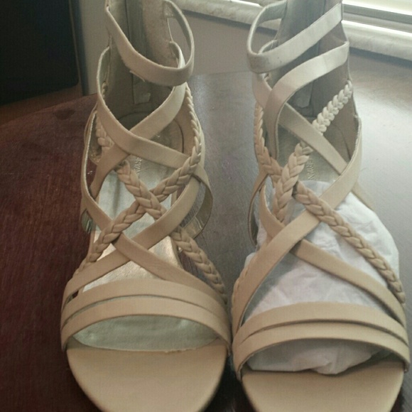 NWT NUDE WEDGE SANDALS - Picture 3 of 4