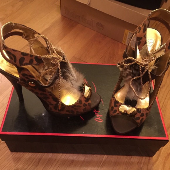 Sexy animal print heel with fur detail - Picture 1 of 4