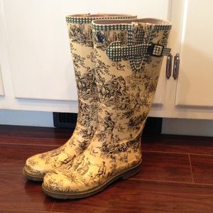 tamara henriques rain boots