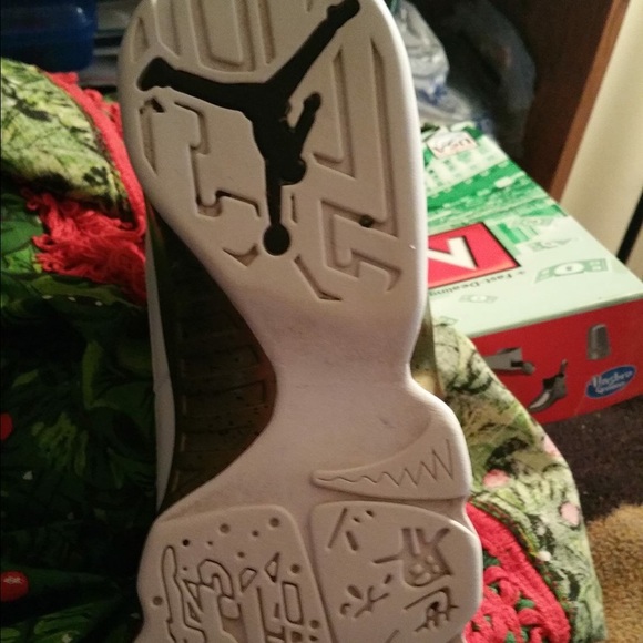 Jordans - Picture 2 of 4