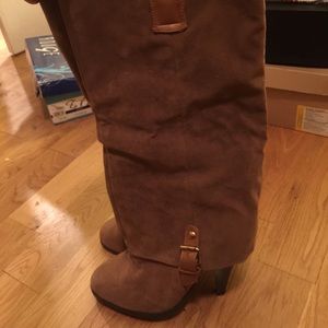 Heeled cowboy boots