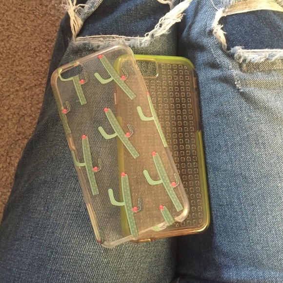 two iPhone 6 cases