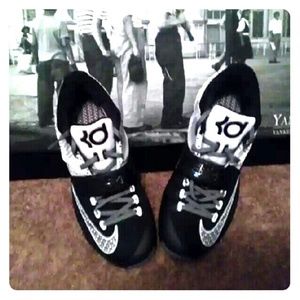 NICE PAIR OF KD VII BHM!!!