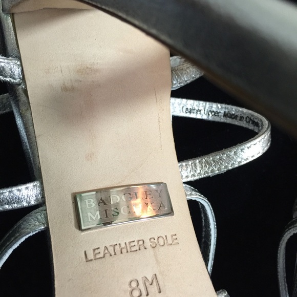 Bagley Mischka Silver Platform Sandals Size: 8 - Picture 3 of 4