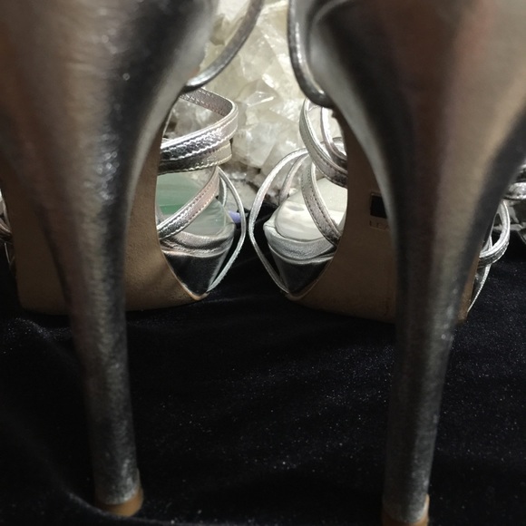 Bagley Mischka Silver Platform Sandals Size: 8 - Picture 4 of 4