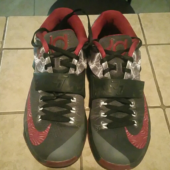 KD Customized Nikes - Picture 2 of 3