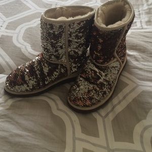 Sparkly champaighne ugg boots. Size 8.