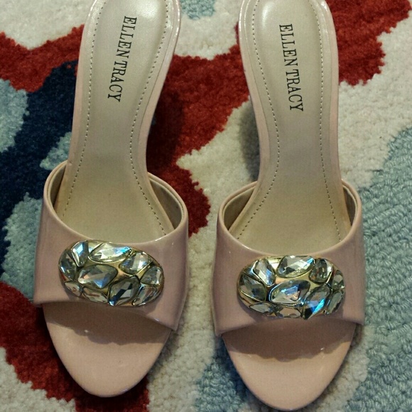 Ellen Tracy shoes