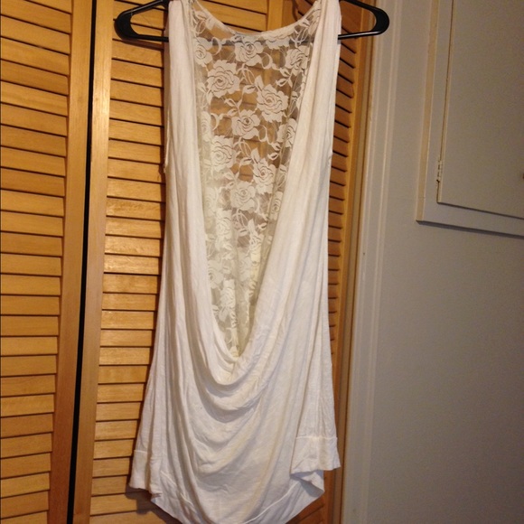 White top - Picture 2 of 2