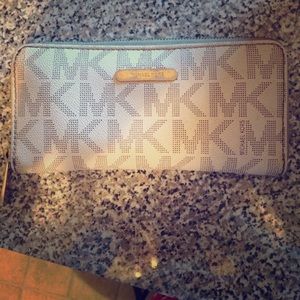 Michael Kors wallet