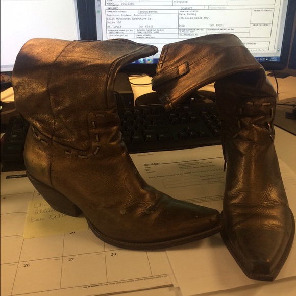 Woman boots-serious offers only no holds