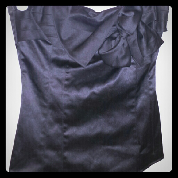 Gorgeous strapless satin top with bow
