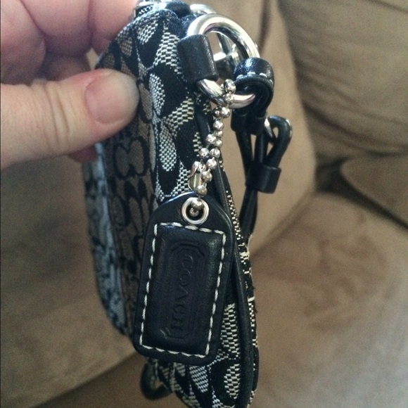 Coach wristlet - Picture 2 of 3