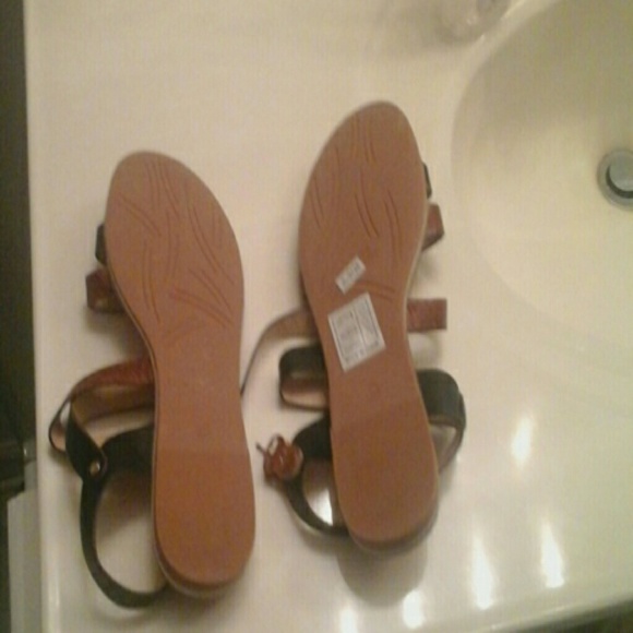 Sandals - Picture 3 of 3