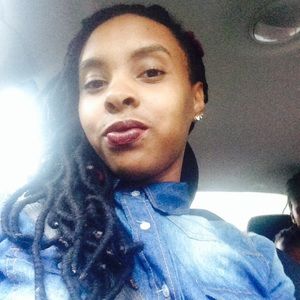 Meet your Posher, Alicia