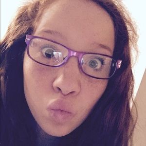 Meet your Posher, Alicia