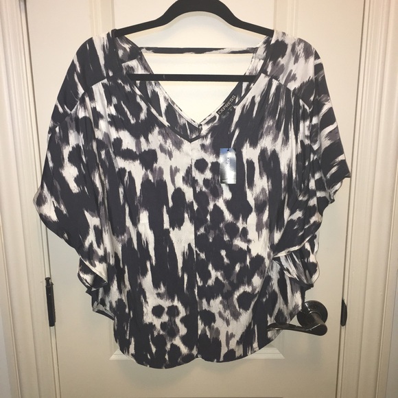 EXPRESS NWT Size M Flutter Sleeved Dolman Top