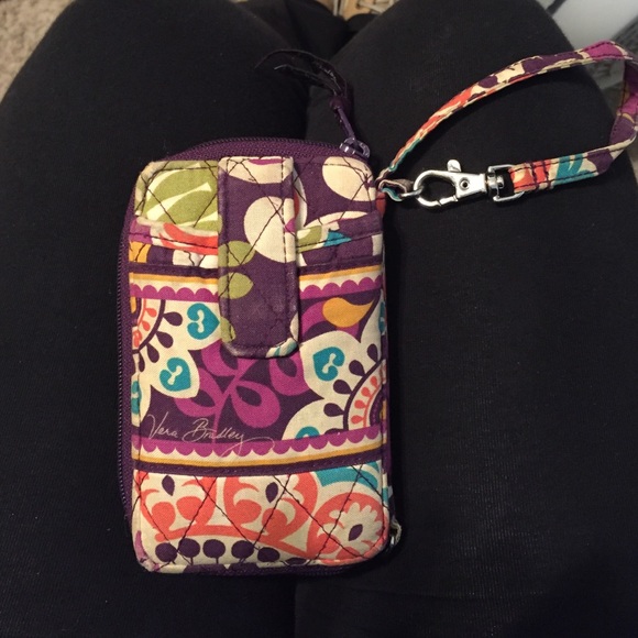 VERA BRADLEY WRISTLET THAT FITS PHONE