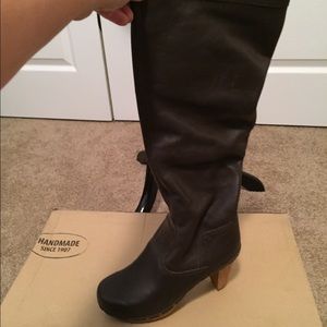 Sanita NWT/box Dk. Brn Boots