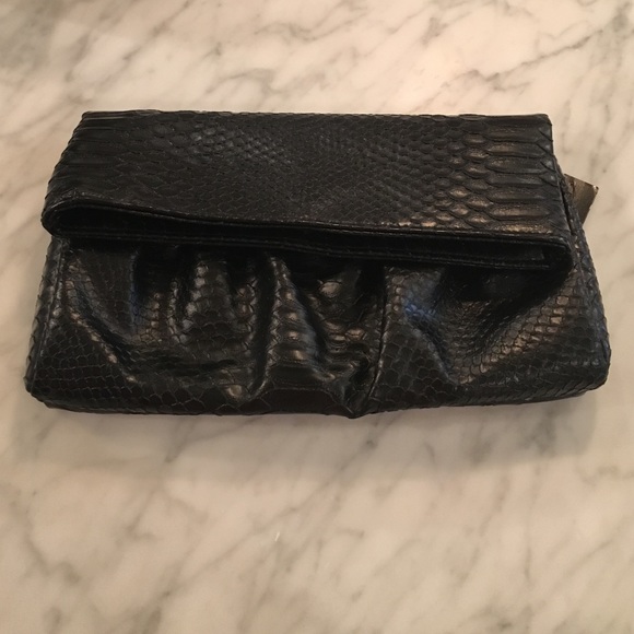 Black clutch