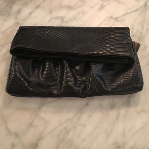 Black clutch