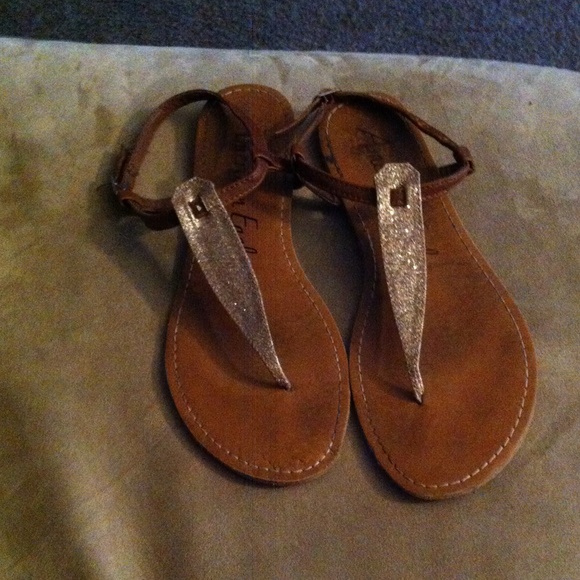 American eagle sandals