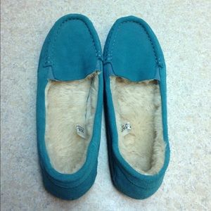 Target suede faux fur lined loafer slipper, sz 8