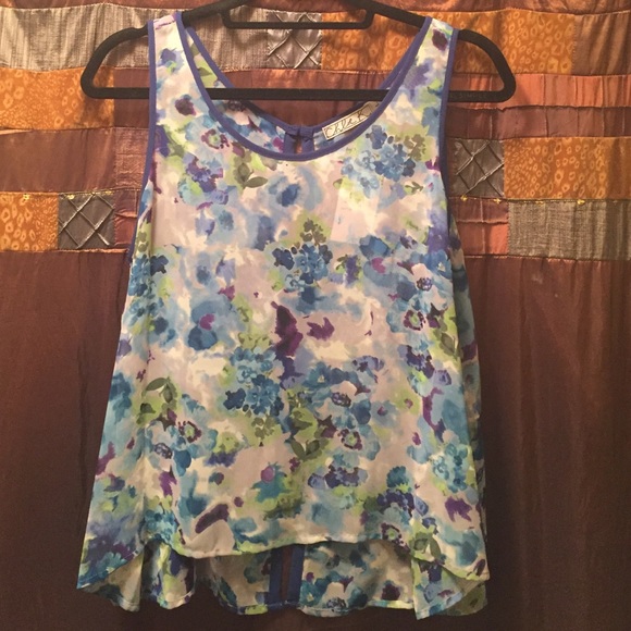 Chloe Kardashian Floral Sheet Blouse w/Back Slit