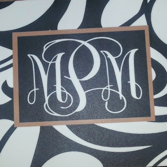 Meet your Posher, Mia