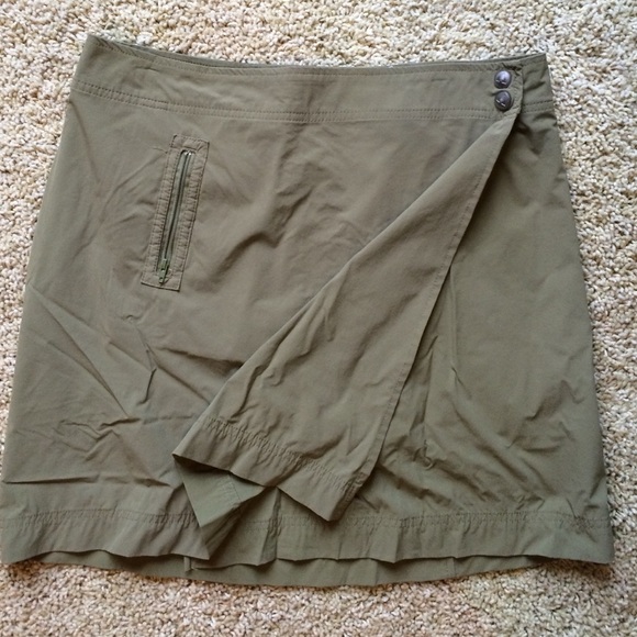 Athletic skirt - Picture 1 of 3