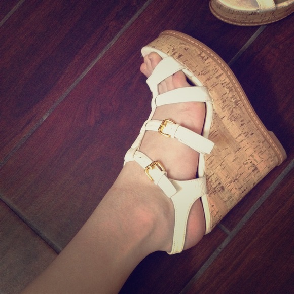 White wedges