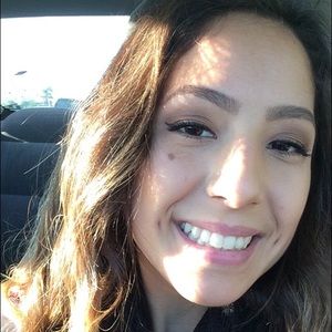 Meet your Posher, Daniela