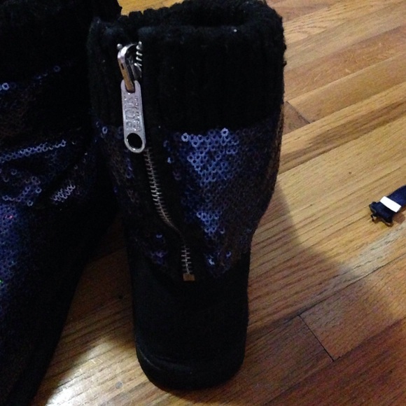 SOLD ON MERCARIII - Picture 2 of 4