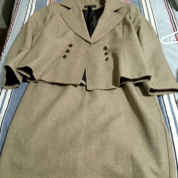 Women's dress suit
