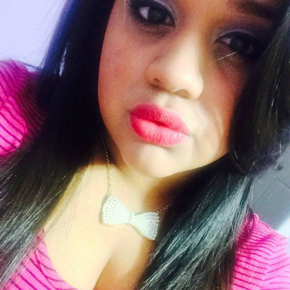 Meet your Posher, Yesenia - Picture 1 of 1