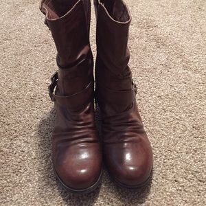 Short, brown boots