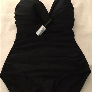 One piece sweet heart shaping bathing suit