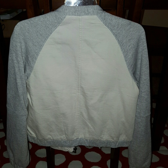 Loft Jacket - Picture 2 of 3