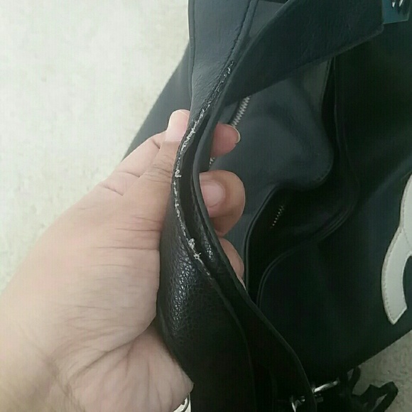 Black hand back - Picture 3 of 4