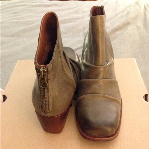 Kork-Ease Kissel ankle boots. Clearance!