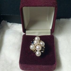14 KT size 7 white cultured pearl ring w/diamond