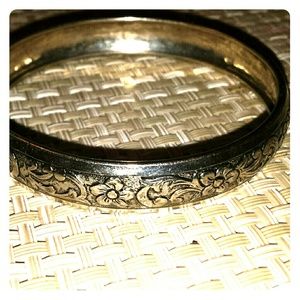 Silver Hawaiian flower bracelet