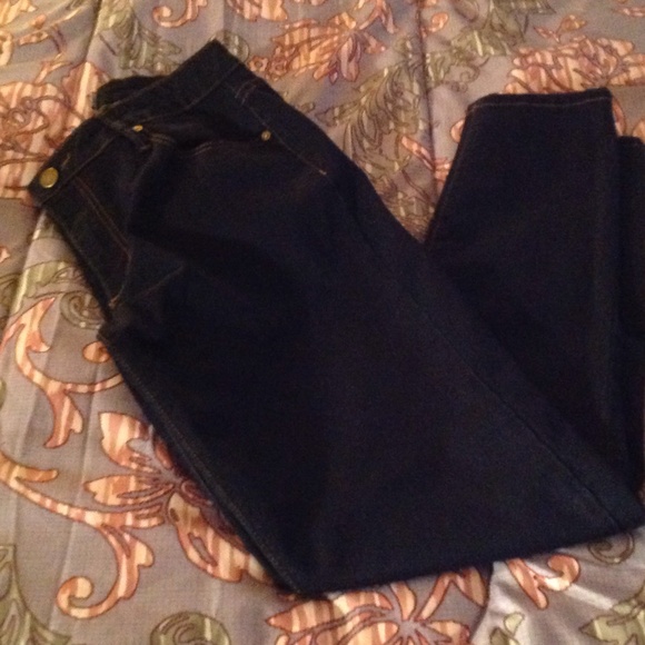 Skinny stretch jeans. - Picture 3 of 3