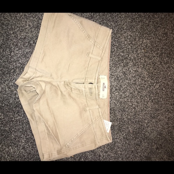 Khaki hollister shorts