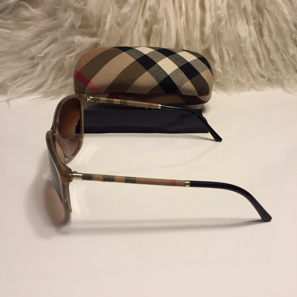 Burberry Cat eye sunglasses