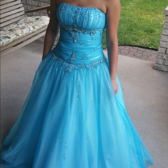 Blue prom dress