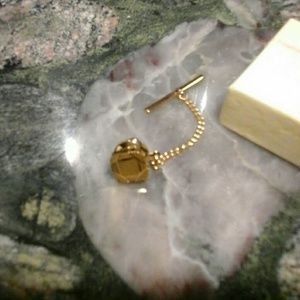 Beautiful gold plated tie tack
