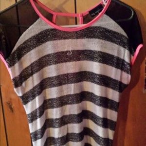 Thin sweater like shirt